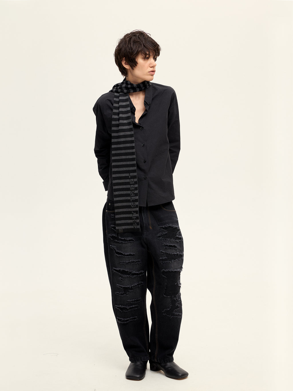 002 RELAX BLACK SHIRT