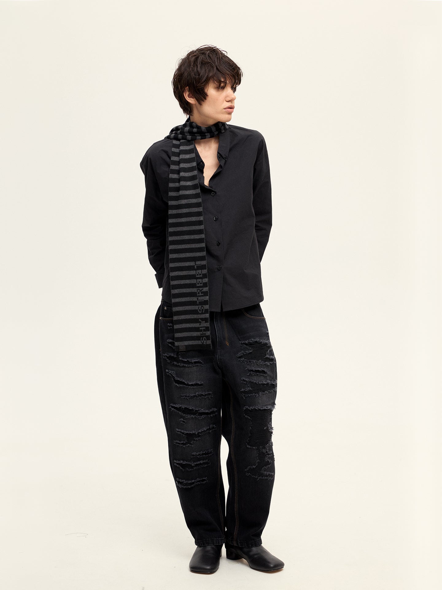 002 RELAX BLACK SHIRT